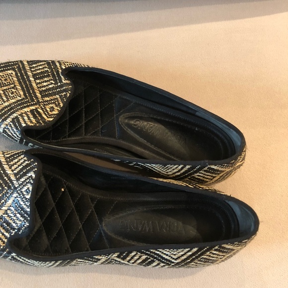 Vera Wang Flats - Picture 3 of 3